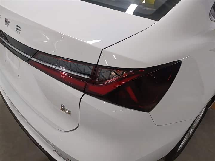 Фото 8 - Roewe i5