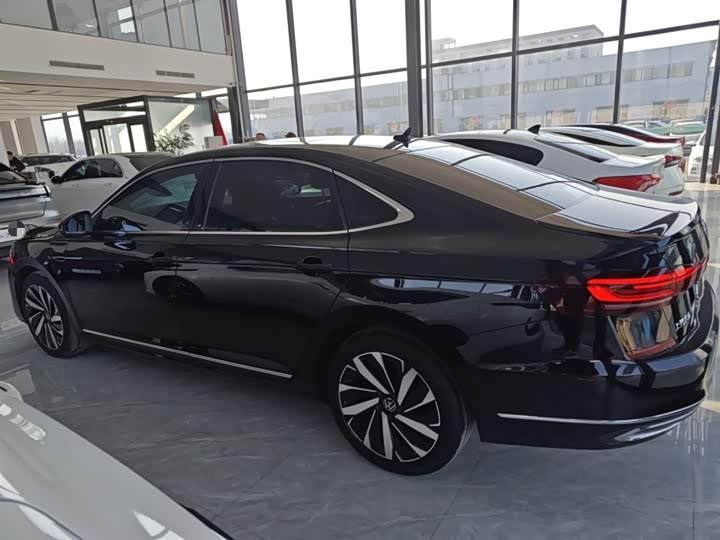 Фото 5 - Volkswagen Passat