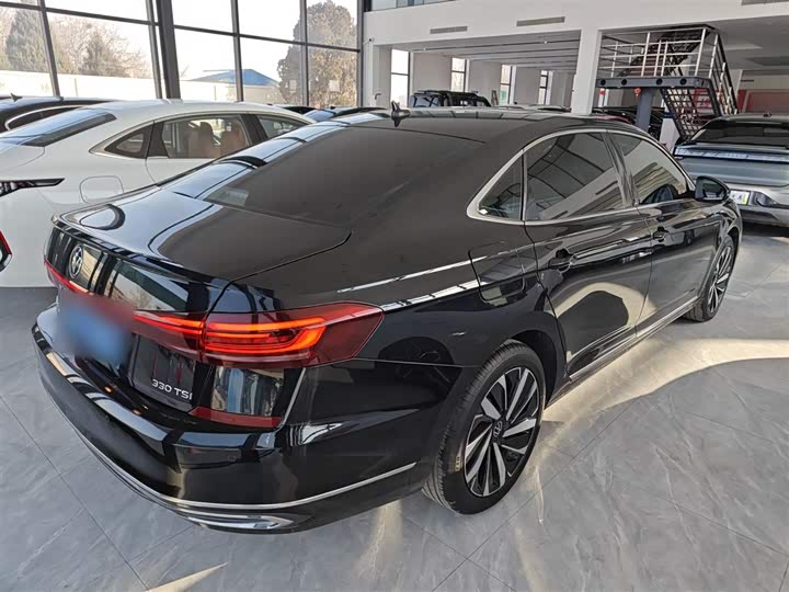 Фото 7 - Volkswagen Passat