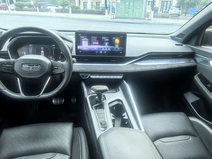 Фото 8 - Geely Preface