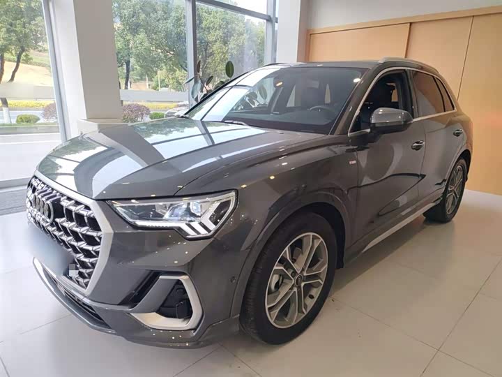 Фото 2 - Audi Q3