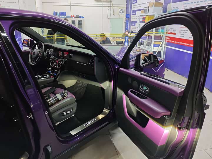 Фото 4 - Rolls-Royce Cullinan