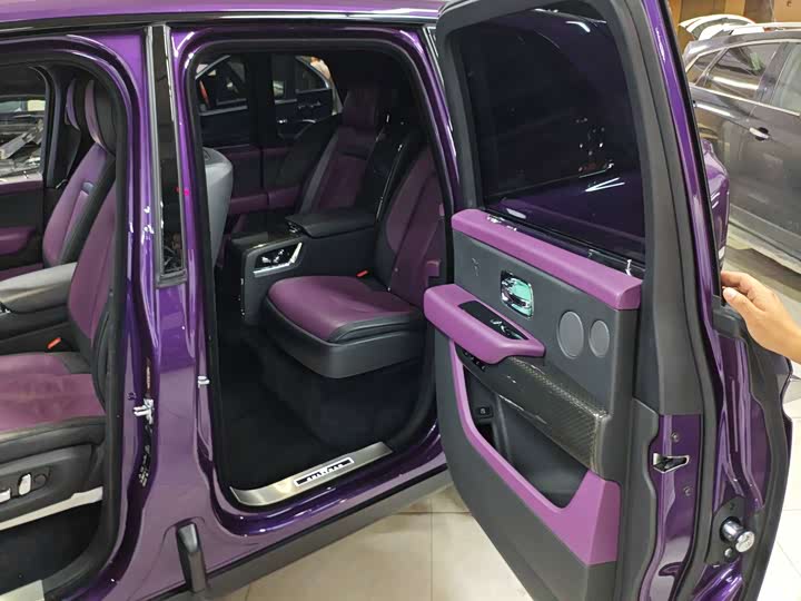 Фото 5 - Rolls-Royce Cullinan