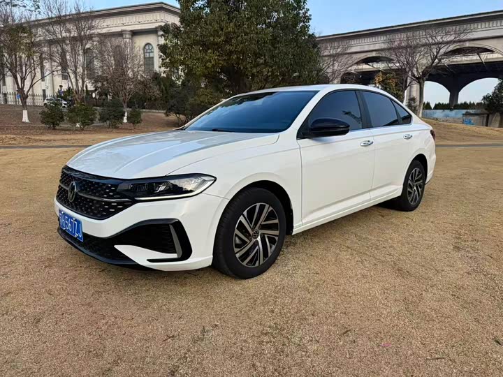 Фото 1 - Volkswagen Lavida