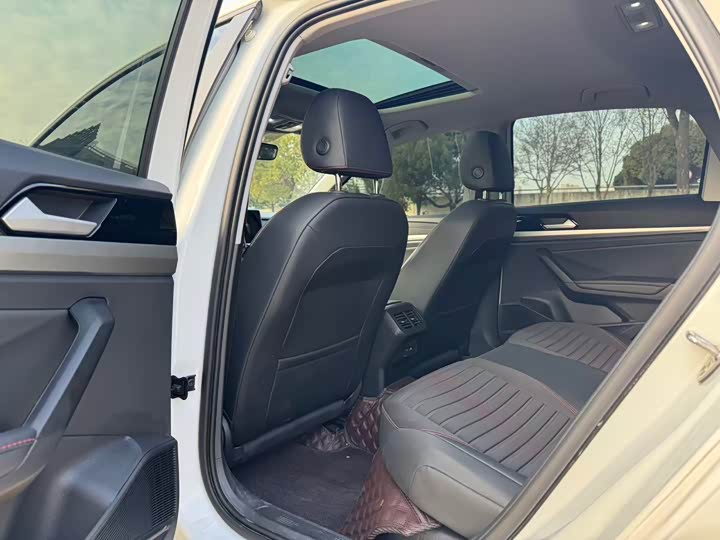 Фото 6 - Volkswagen Lavida