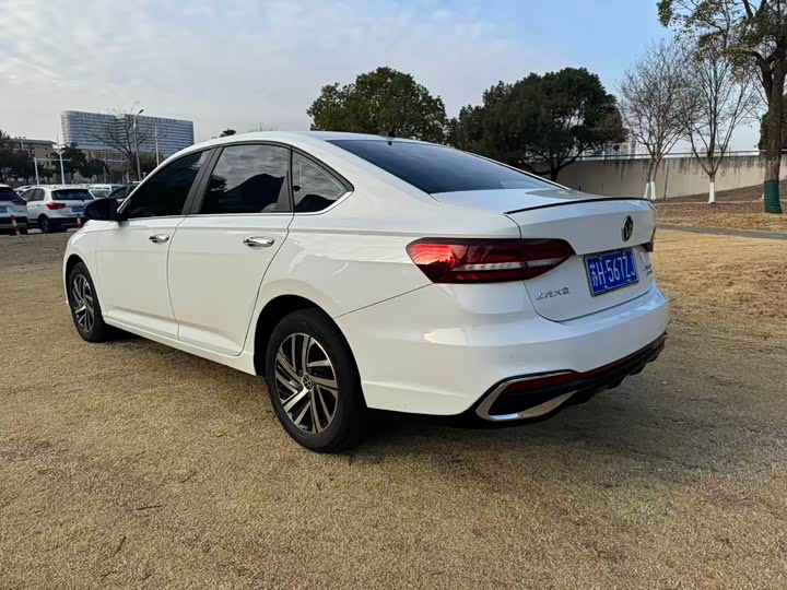 Фото 7 - Volkswagen Lavida