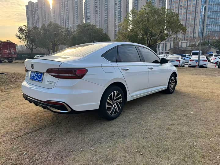 Фото 8 - Volkswagen Lavida