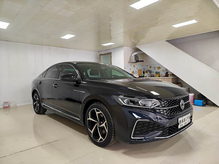 Фото 3 - Volkswagen Passat