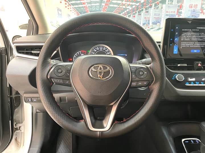 Фото 7 - Toyota Corolla