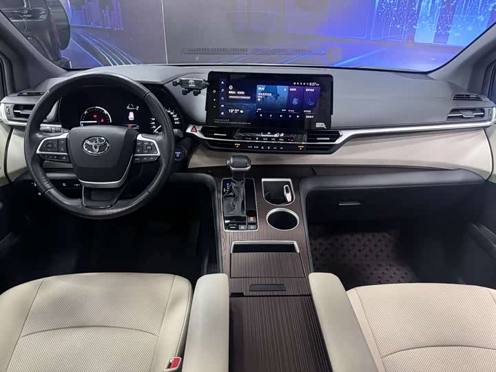 Фото 7 - Toyota Granvia