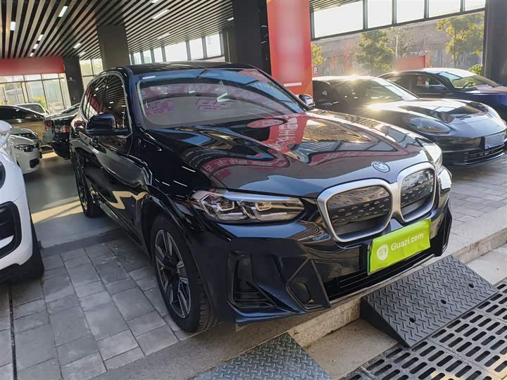 Фото 4 - BMW iX3