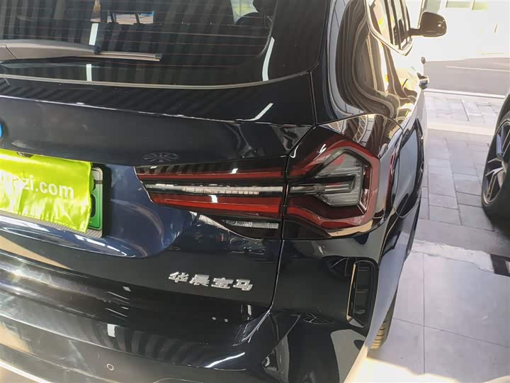 Фото 8 - BMW iX3