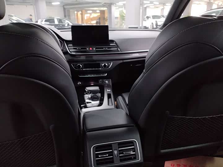 Фото 7 - Audi Q5L