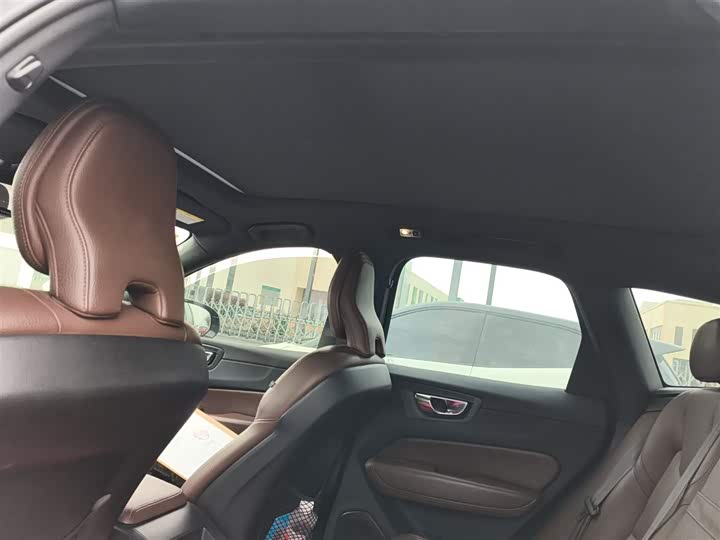 Фото 9 - Volvo XC60