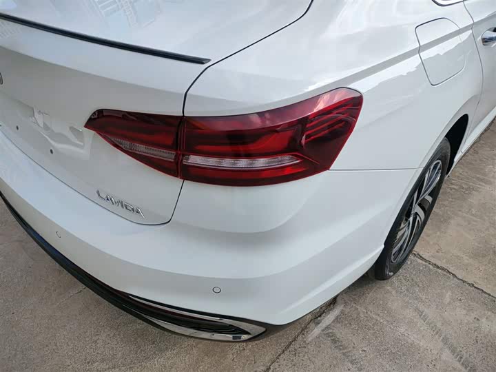 Фото 8 - Volkswagen Lavida