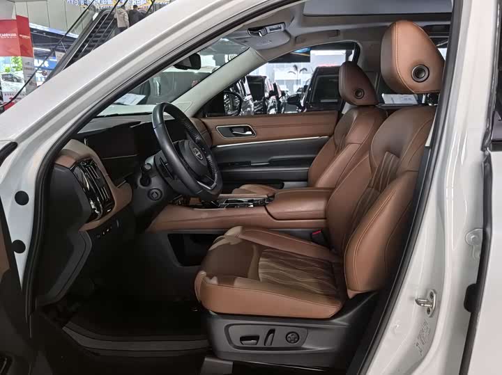 Фото 4 - Nissan Pathfinder