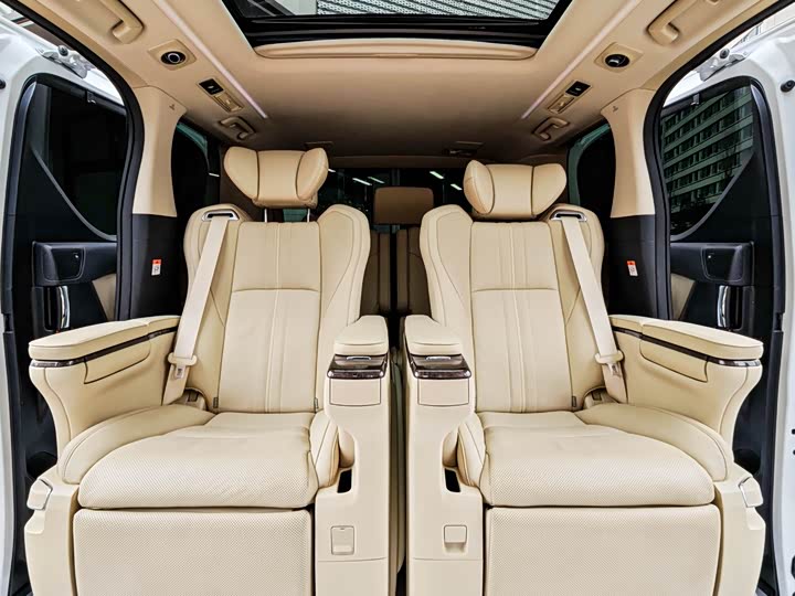 Фото 6 - Toyota Alphard