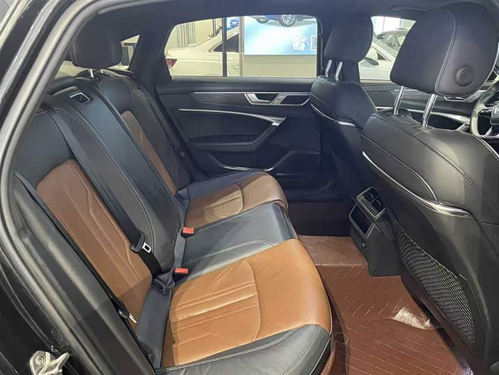 Фото 8 - Audi A6L