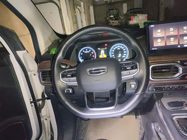 Фото 3 - Geely Okavango