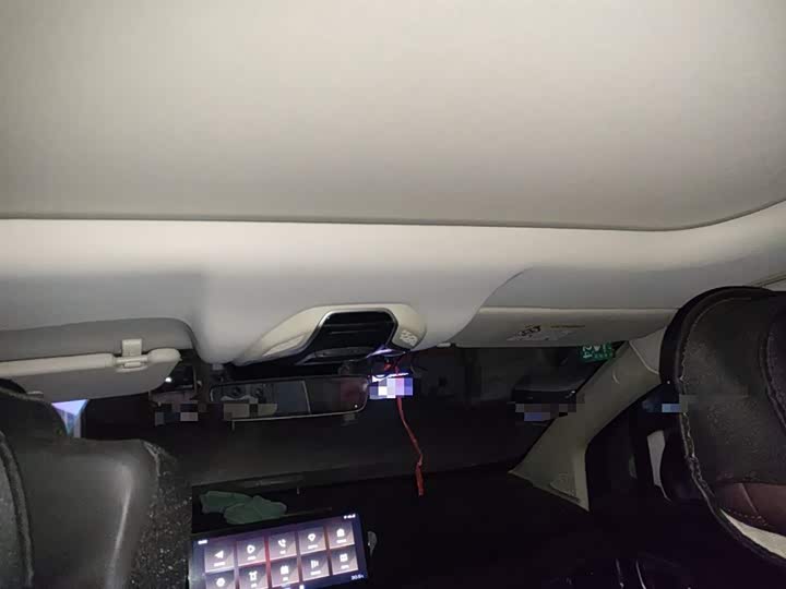 Фото 9 - Geely Okavango