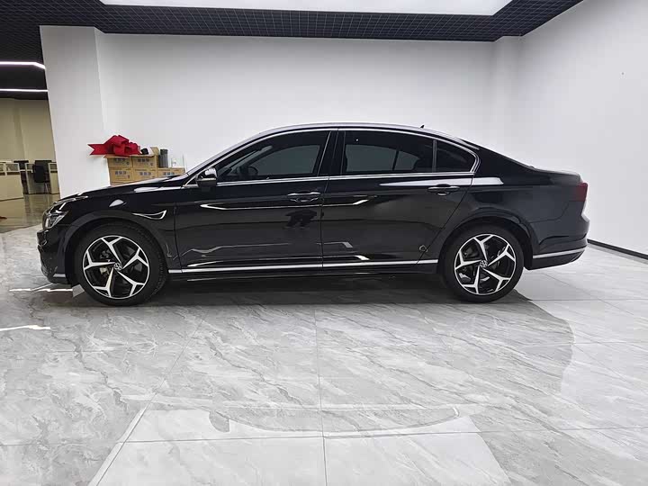 Фото 4 - Volkswagen Magotan