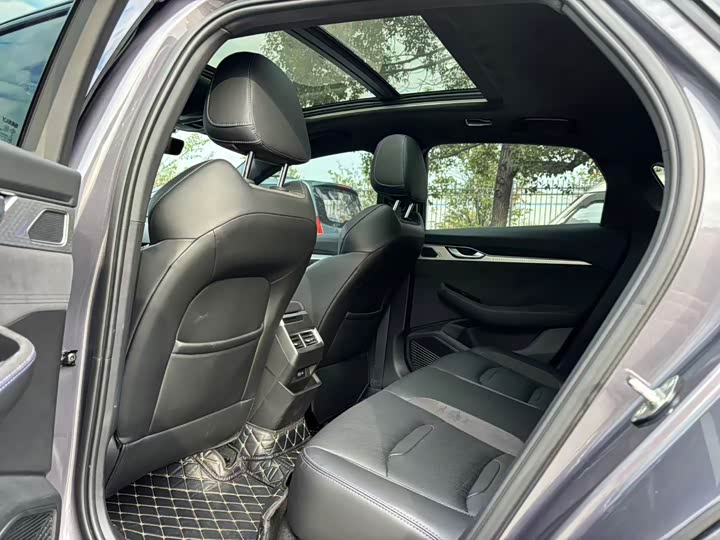 Фото 6 - Geely Preface