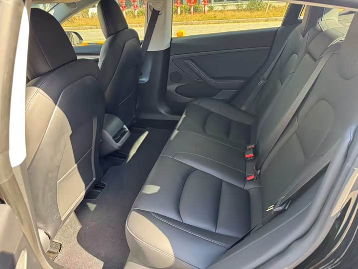 Фото 5 - Tesla Model 3