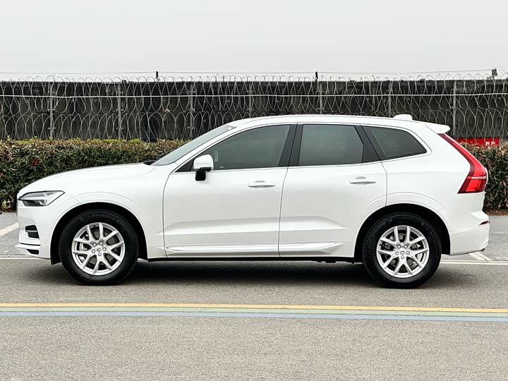 Фото 4 - Volvo XC60