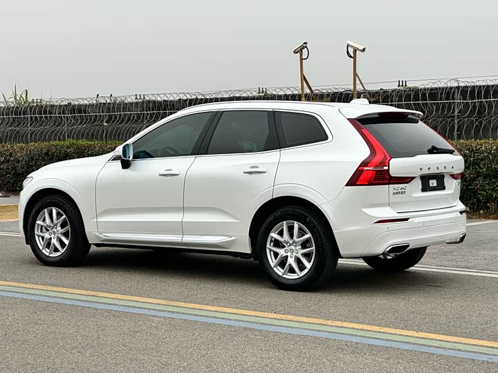 Фото 5 - Volvo XC60