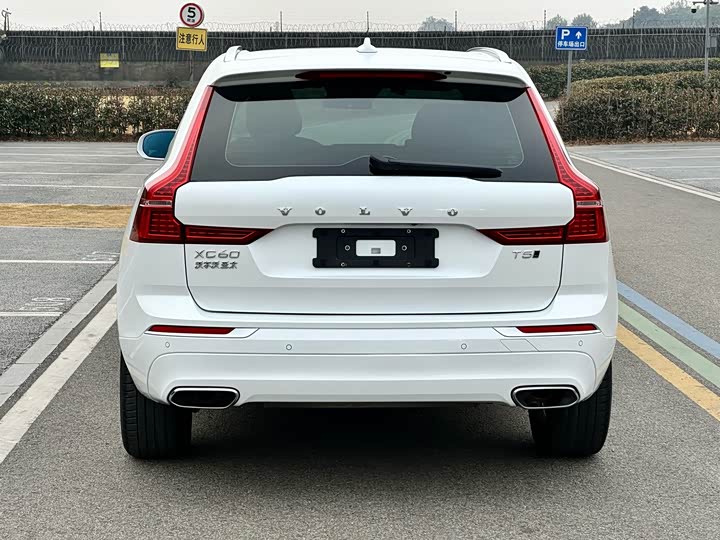 Фото 6 - Volvo XC60