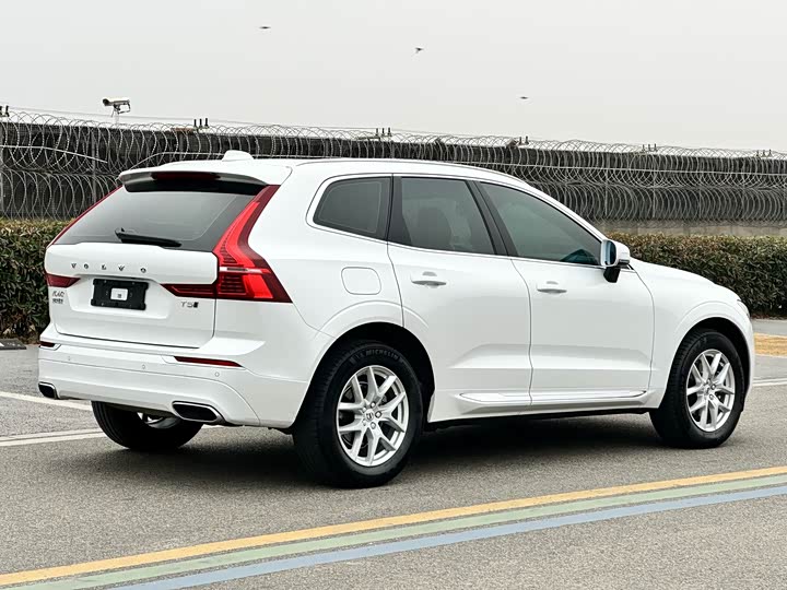 Фото 7 - Volvo XC60