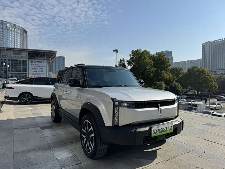 Фото 2 - Chery iCar 03