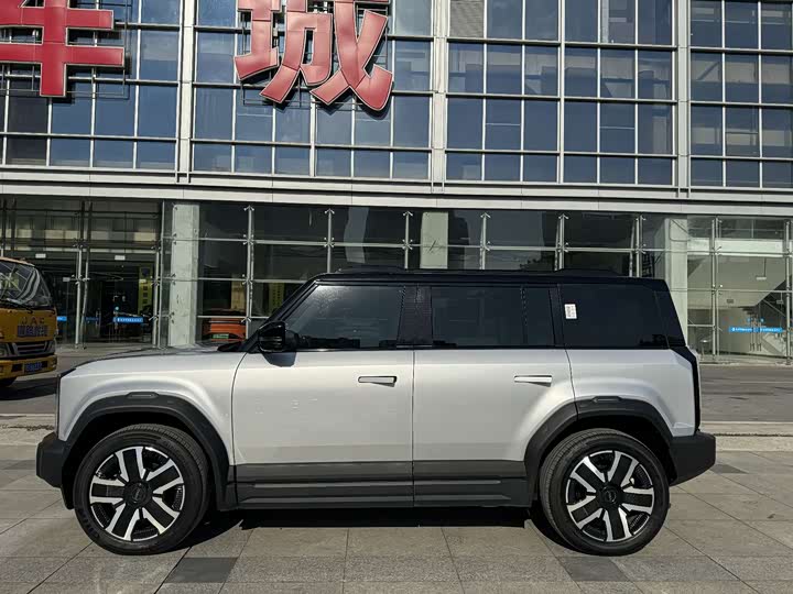 Фото 7 - Chery iCar 03