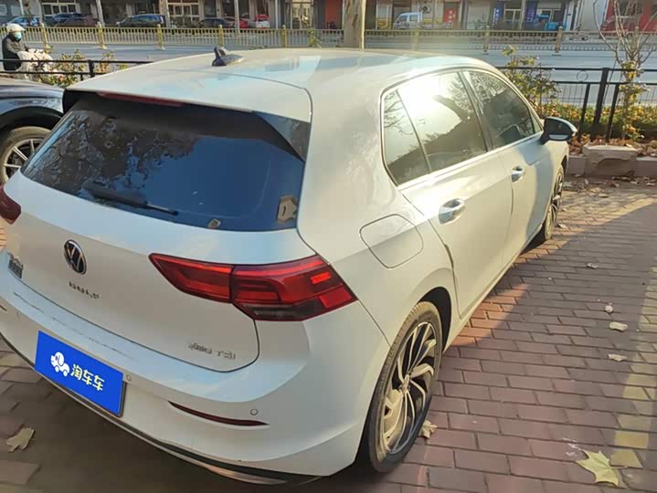 Фото 3 - Volkswagen Golf