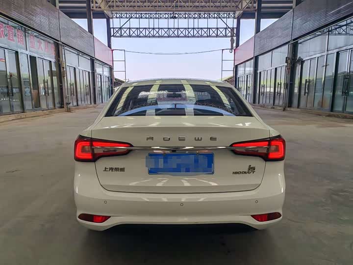 Фото 5 - Roewe i5