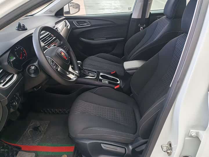 Фото 7 - Roewe i5