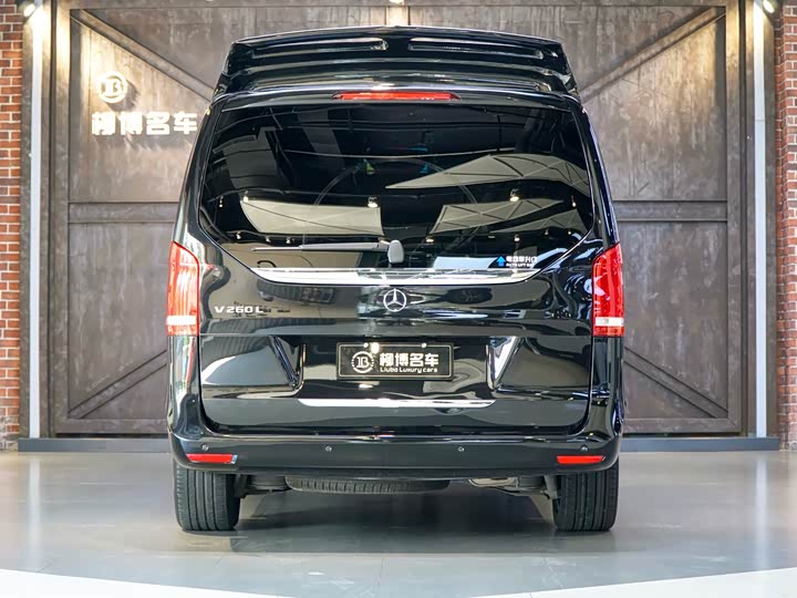 Фото 5 - Mercedes-Benz V-Class