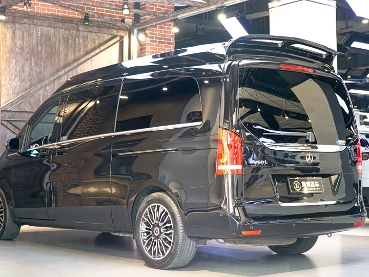 Фото 6 - Mercedes-Benz V-Class