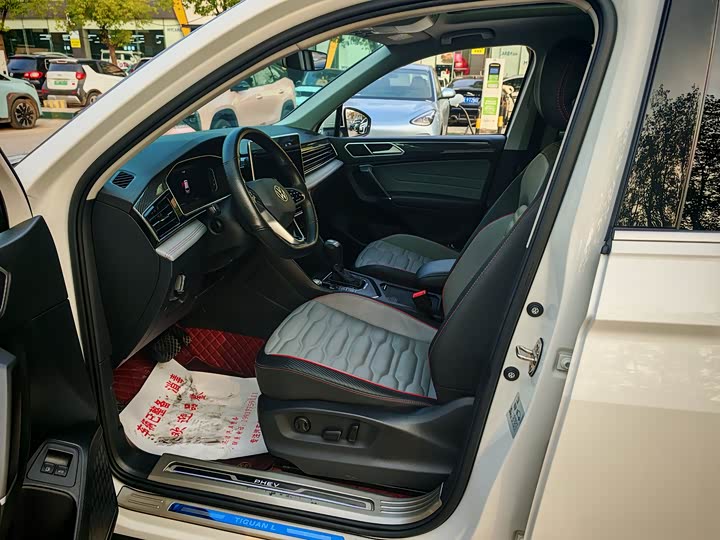 Фото 7 - Volkswagen Tiguan L Hybrid