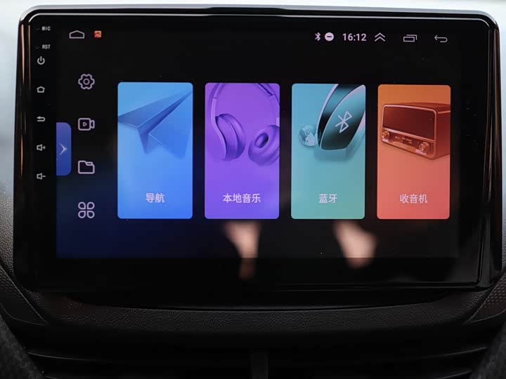 Фото 8 - Chevrolet Onix (Cavalier)