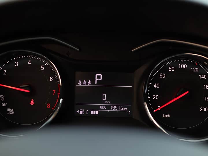 Фото 9 - Chevrolet Onix (Cavalier)