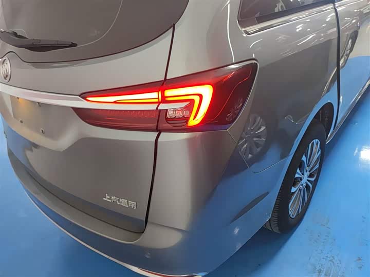 Фото 8 - Buick GL8 ES