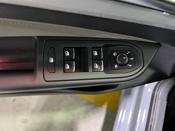 Фото 9 - Volkswagen Golf