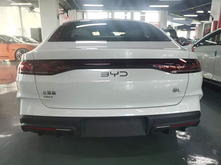 Фото 6 - BYD Qin L