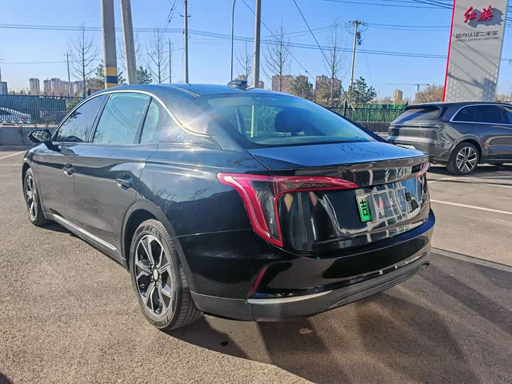 Фото 7 - Hongqi E-QM5