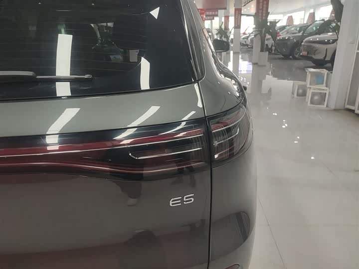 Фото 8 - Geely Galaxy E5