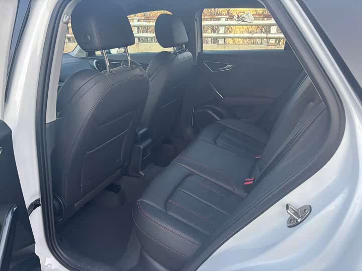 Фото 6 - Audi Q2L