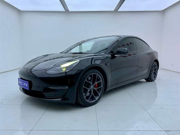 Фото 1 - Tesla Model 3
