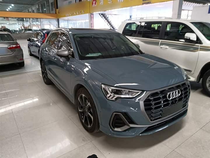 Фото 4 - Audi Q3