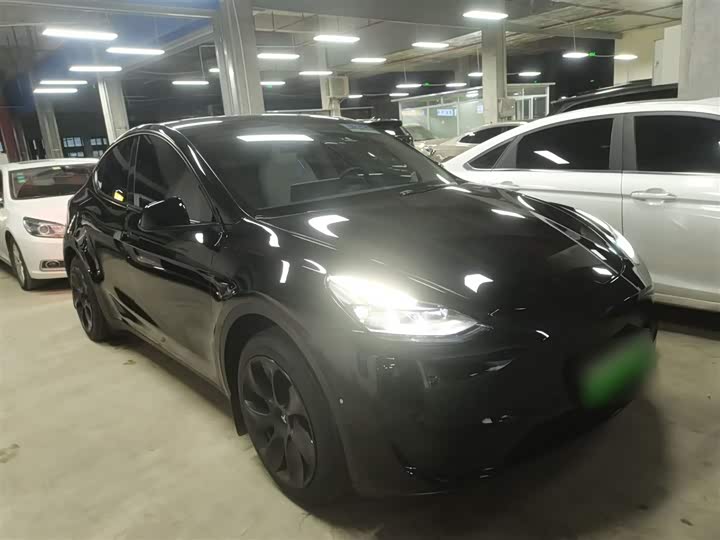 Фото 4 - Tesla Model Y